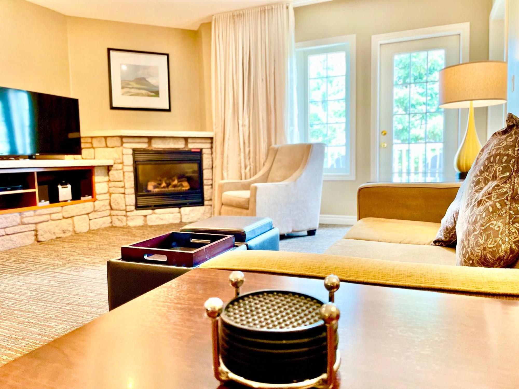 Hillside Haven: Carriage Club Resort Retreat Edgar Buitenkant foto
